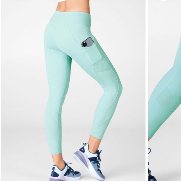 Fabletics Moto 7/8 legging - Picture 3 of 9